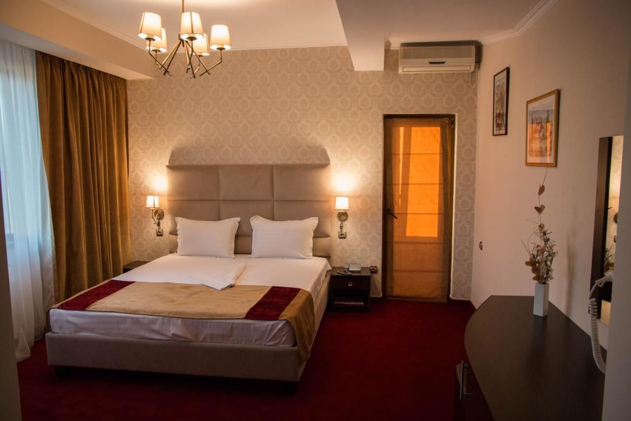 Отель Hotel Ioana Констанца-9